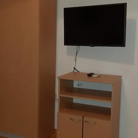 & Adamovic Lovrečica